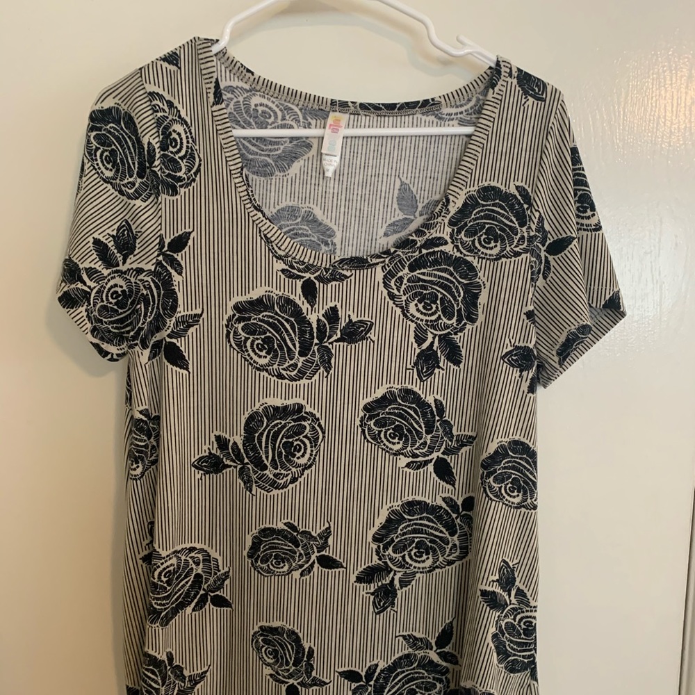 M Lularoe Classic